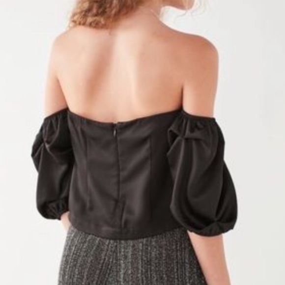 Nwt urban outfitters off the shoulder blouse m - Picture 2 of 8